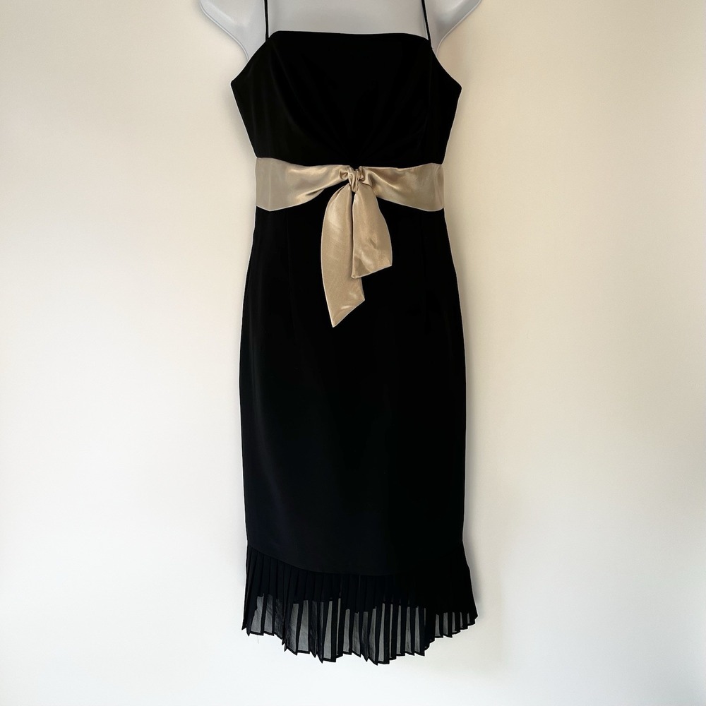 De Laru Women's Cocktail Dress Size 10 Black and Gold Y2K Sophisticated Formal